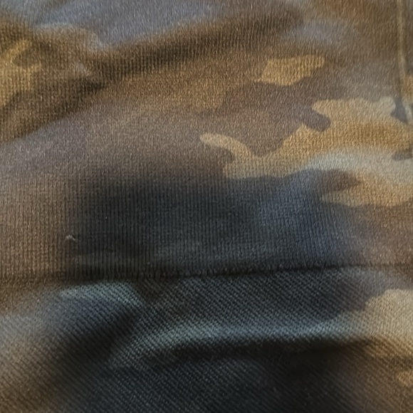 Green camo Spanx leggings - Picture 2 of 2